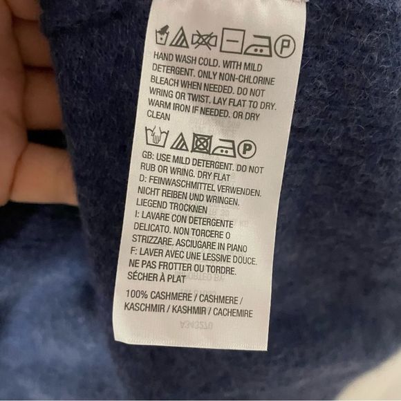 S 100% Cashmere Blue Ruffle Sweater Isaac Mizrahi Live! Pullover V Neck - Picture 8 of 9